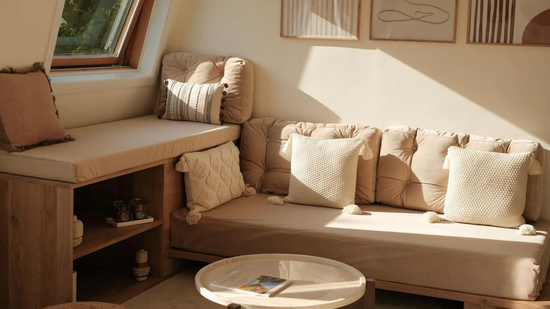 Canal View Stay Amsterdam Bed & Breakfast