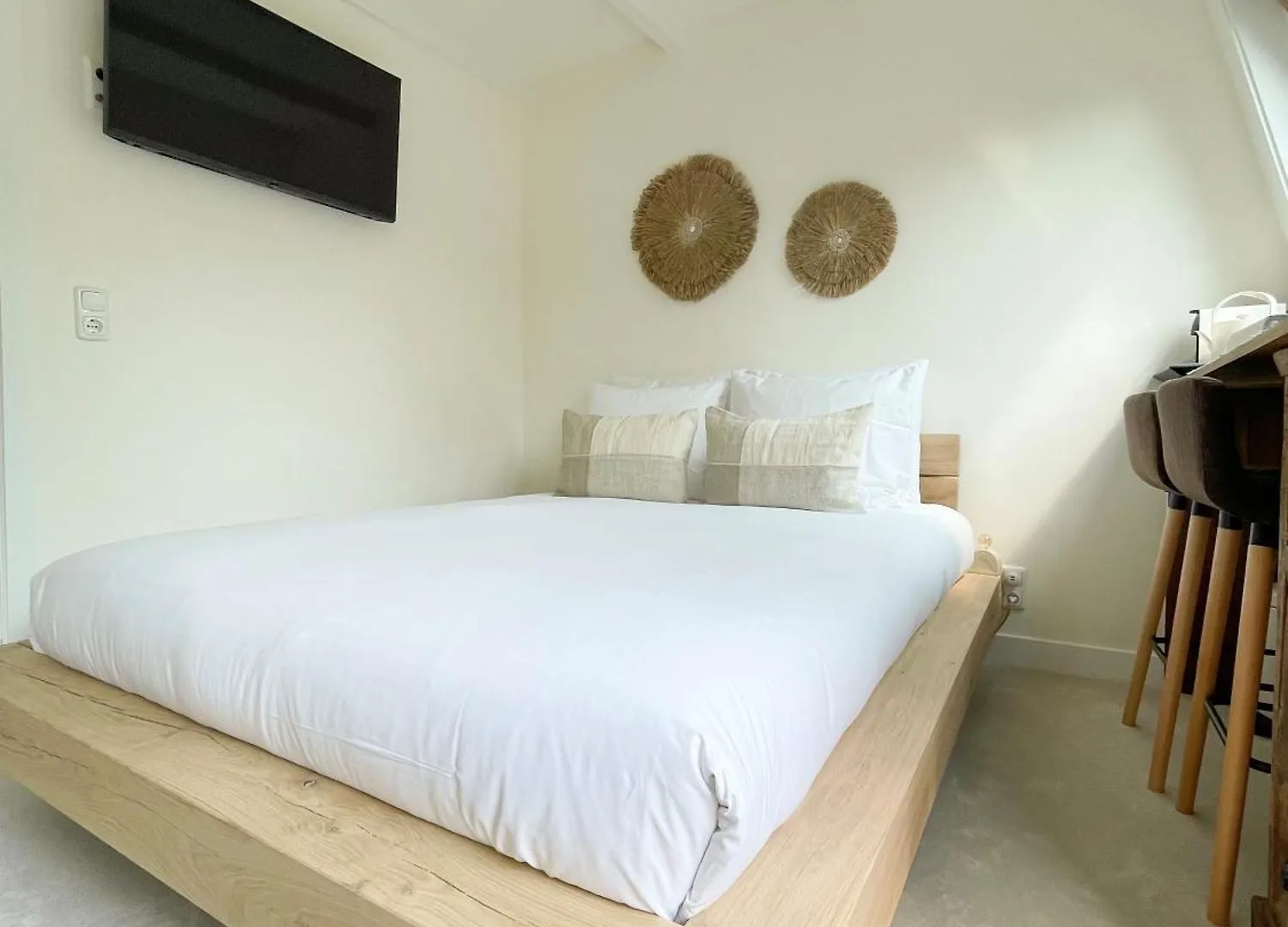 Canal View Stay Amsterdam Bed & Breakfast